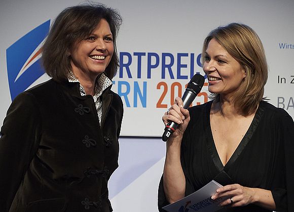 Von links nach rechts: Staatsministerin Aigner, Susanne Franke (Moderatorin)